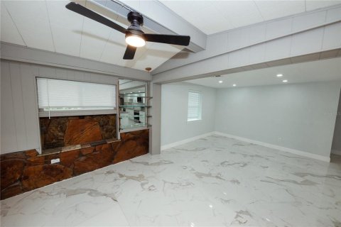 Casa en venta en Pinellas Park, Florida, 3 dormitorios, 125.42 m2 № 2356135 - foto 19