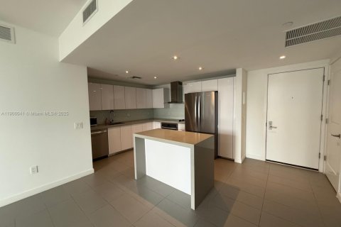 Copropriété à louer à Miami, Floride: 2 chambres, 81.57 m2 № 1956666 - photo 1