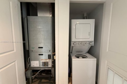 Copropriété à louer à Miami, Floride: 2 chambres, 81.57 m2 № 1956666 - photo 11