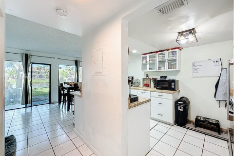 Condominio en venta en Sunrise, Florida, 2 dormitorios, 110.55 m2 № 1977126 - foto 15