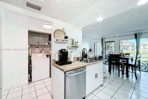 Condominio en venta en Sunrise, Florida, 2 dormitorios, 110.55 m2 № 1977126 - foto 13