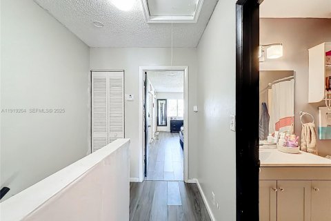 Condominio en venta en Sunrise, Florida, 2 dormitorios, 110.55 m2 № 1977126 - foto 27