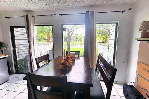 Condominio en venta en Sunrise, Florida, 2 dormitorios, 110.55 m2 № 1977126 - foto 2