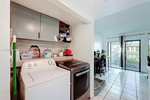 Condominio en venta en Sunrise, Florida, 2 dormitorios, 110.55 m2 № 1977126 - foto 26