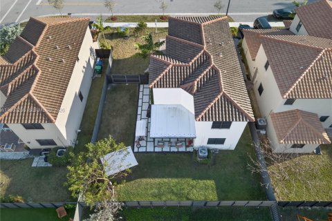 Купить виллу или дом в Хомстед, Флорида 4 спальни, 206.8м2, № 2047689 - фото 4