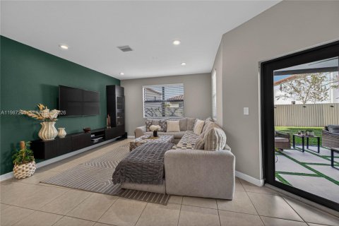 Купить виллу или дом в Хомстед, Флорида 4 спальни, 206.8м2, № 2047689 - фото 23