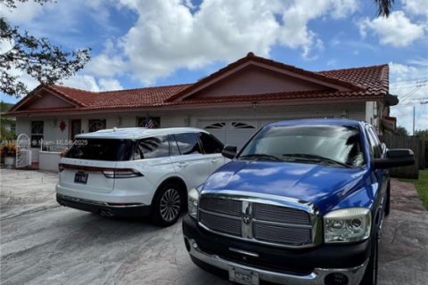 Villa ou maison à vendre à Coconut Creek, Floride: 3 chambres, 182.09 m2 № 1946041 - photo 4