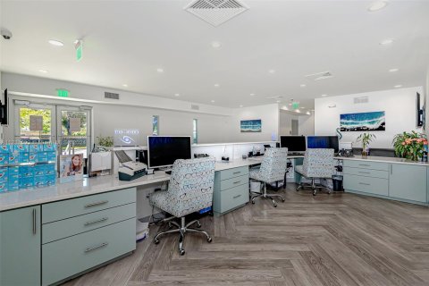 Commercial property in Hollywood, Florida № 1860996 - photo 21
