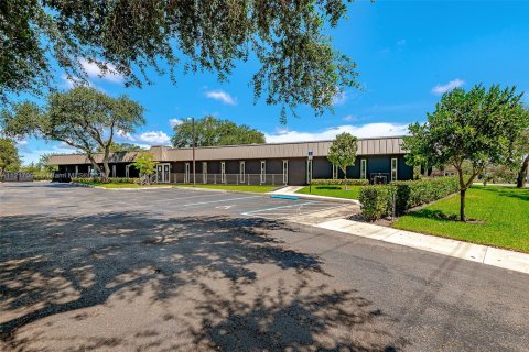 Commercial property in Hollywood, Florida № 1860996 - photo 1