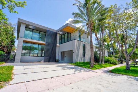 House in Key Biscayne, Florida 5 bedrooms, 347.64 sq.m. № 1712883 - photo 2