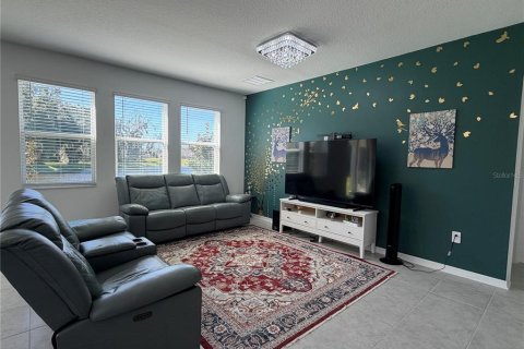 Villa ou maison à vendre à Kissimmee, Floride: 4 chambres, 171.22 m2 № 2431926 - photo 3