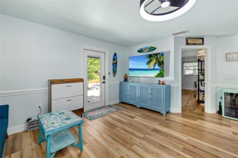 Villa ou maison à vendre à Sarasota, Floride: 2 chambres, 88.44 m2 № 2093791 - photo 5