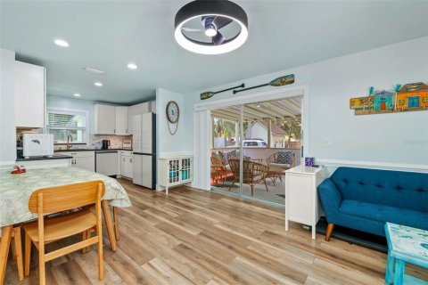 Villa ou maison à vendre à Sarasota, Floride: 2 chambres, 88.44 m2 № 2093791 - photo 7
