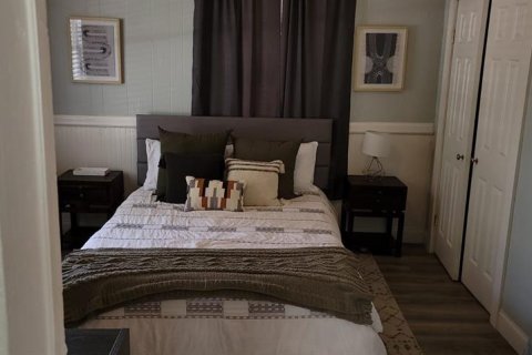 House in Tampa, Florida 4 bedrooms, 160.54 sq.m. № 1877100 - photo 10