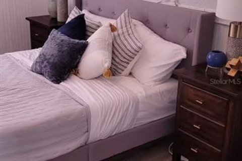 House in Tampa, Florida 4 bedrooms, 160.54 sq.m. № 1877100 - photo 11