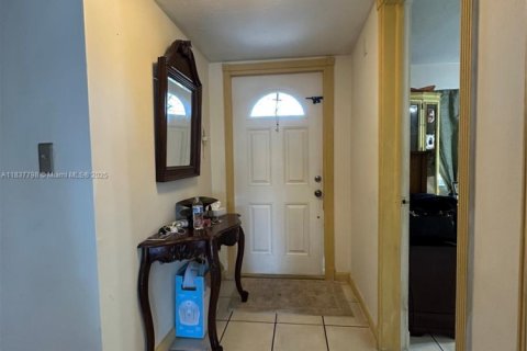 Townhouse in Miami, Florida 3 bedrooms, 118.54 sq.m. № 1823451 - photo 3