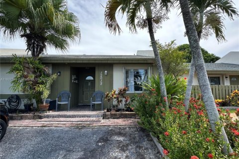 Townhouse in Miami, Florida 3 bedrooms, 118.54 sq.m. № 1823451 - photo 1