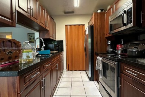 Townhouse in Miami, Florida 3 bedrooms, 118.54 sq.m. № 1823451 - photo 8