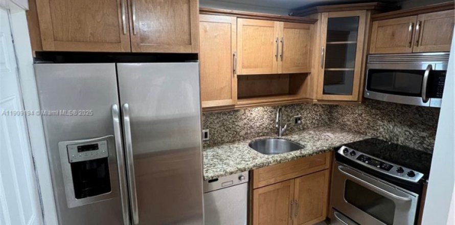 Condo in North Miami, Florida, 1 bedroom  № 1964762