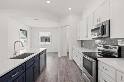 House in North Port, Florida 3 bedrooms, 183.48 sq.m. № 1598464 - photo 9