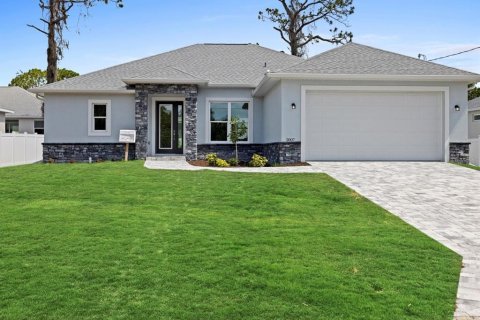 House in North Port, Florida 3 bedrooms, 183.48 sq.m. № 1598464 - photo 1