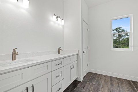 House in North Port, Florida 3 bedrooms, 183.48 sq.m. № 1598464 - photo 14
