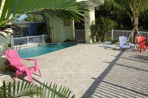 Casa en alquiler en Indian Shores, Florida, 4 dormitorios, 148.64 m2 № 251533 - foto 23