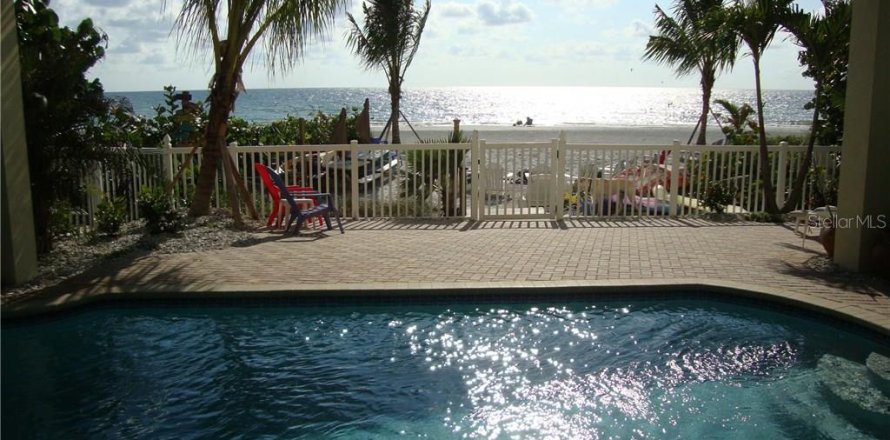 Casa en Indian Shores, Florida 4 dormitorios, 148.64 m2 № 251533