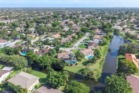 Casa en venta en Coral Springs, Florida, 3 dormitorios, 150.13 m2 № 1970658 - foto 17