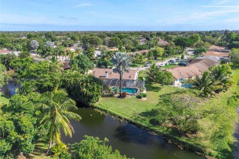 Casa en venta en Coral Springs, Florida, 3 dormitorios, 150.13 m2 № 1970658 - foto 11