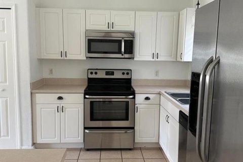 Casa en alquiler en Deltona, Florida, 3 dormitorios, 133.78 m2 № 2210584 - foto 3