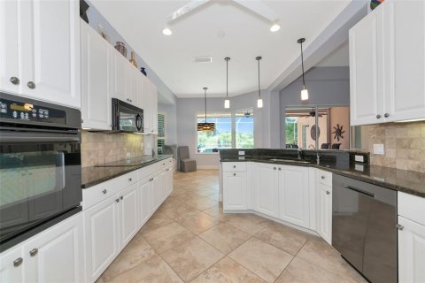 Villa ou maison à vendre à Bradenton, Floride: 3 chambres, 247.77 m2 № 1666325 - photo 12