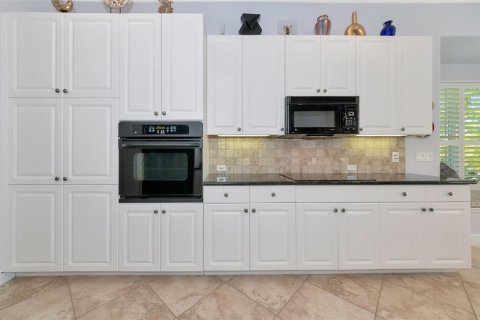 Villa ou maison à vendre à Bradenton, Floride: 3 chambres, 247.77 m2 № 1666325 - photo 13