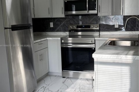 Casa en alquiler en Miramar, Florida, 2 dormitorios, 269.32 m2 № 2067283 - foto 3