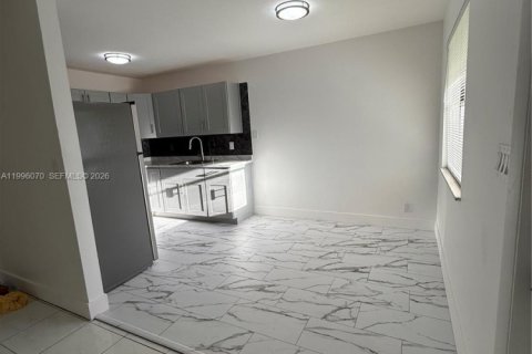 Casa en alquiler en Miramar, Florida, 2 dormitorios, 269.32 m2 № 2067283 - foto 5