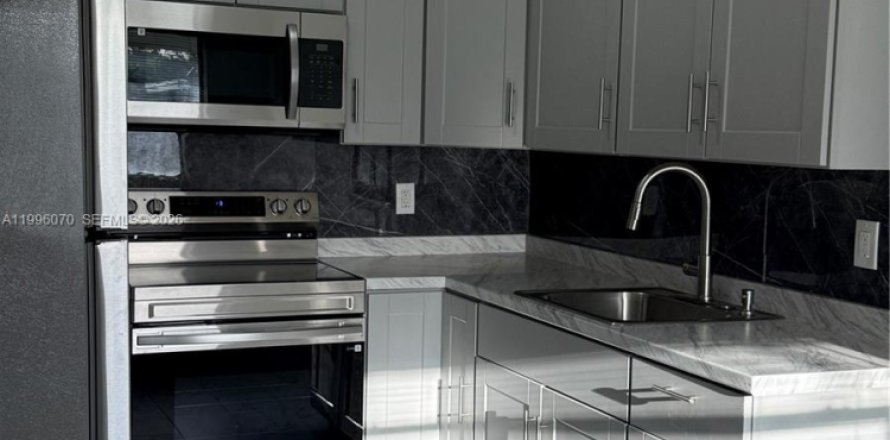 Casa en Miramar, Florida 2 dormitorios, 269.32 m2 № 2067283