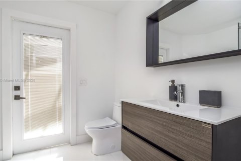 House in Palmetto Bay, Florida 6 bedrooms, 383.13 sq.m. № 1931872 - photo 23