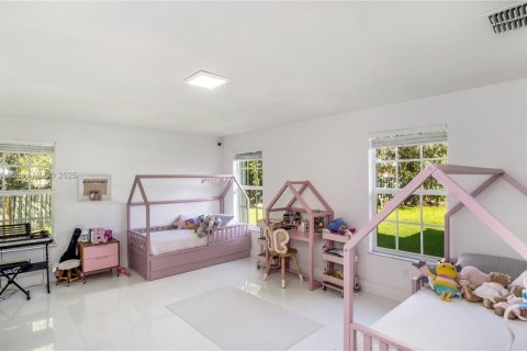 House in Palmetto Bay, Florida 6 bedrooms, 383.13 sq.m. № 1931872 - photo 15