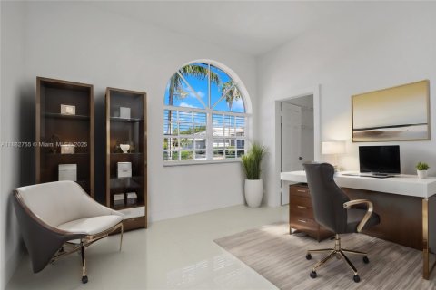 House in Palmetto Bay, Florida 6 bedrooms, 383.13 sq.m. № 1931872 - photo 17