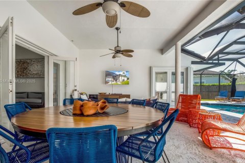 House in Palmetto Bay, Florida 6 bedrooms, 383.13 sq.m. № 1931872 - photo 25