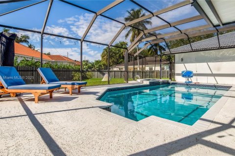 House in Palmetto Bay, Florida 6 bedrooms, 383.13 sq.m. № 1931872 - photo 30