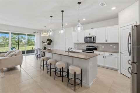 Villa ou maison à louer à Clermont, Floride: 4 chambres, 269.42 m2 № 2424390 - photo 16