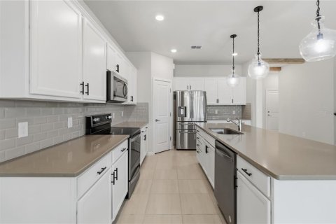 Villa ou maison à louer à Clermont, Floride: 4 chambres, 269.42 m2 № 2424390 - photo 15