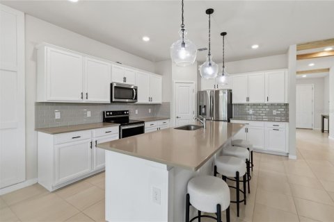 Villa ou maison à louer à Clermont, Floride: 4 chambres, 269.42 m2 № 2424390 - photo 13