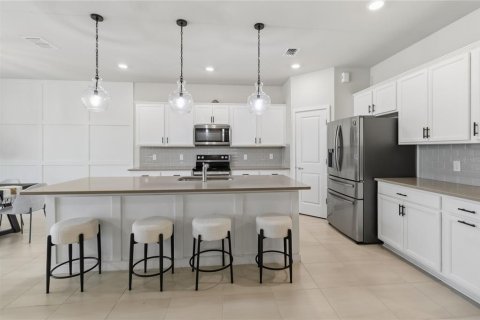 Villa ou maison à louer à Clermont, Floride: 4 chambres, 269.42 m2 № 2424390 - photo 12