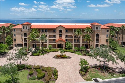 Condo in Punta Gorda, Florida, 3 bedrooms  № 1844237 - photo 1