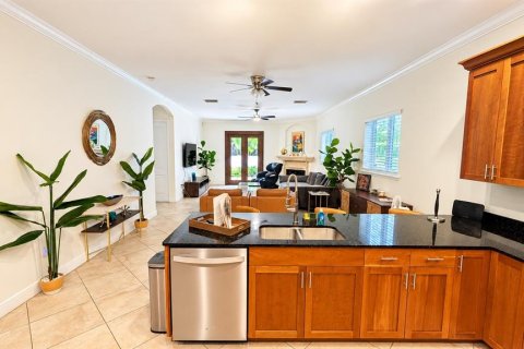 Villa ou maison à louer à Sarasota, Floride: 4 chambres, 195.37 m2 № 2399080 - photo 7
