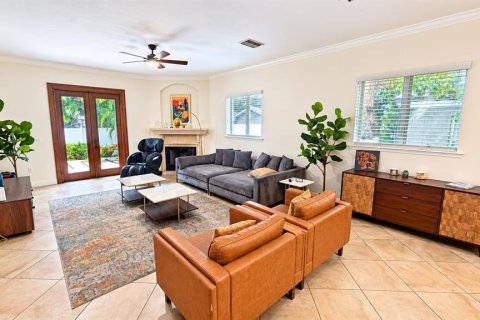 Villa ou maison à louer à Sarasota, Floride: 4 chambres, 195.37 m2 № 2399080 - photo 11