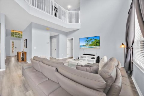 Casa en venta en Davenport, Florida, 6 dormitorios, 261.98 m2 № 1919162 - foto 13