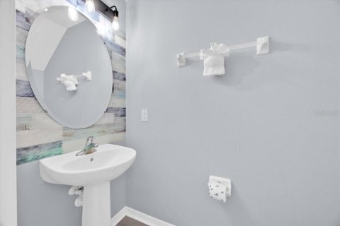 Casa en venta en Davenport, Florida, 6 dormitorios, 261.98 m2 № 1919162 - foto 14